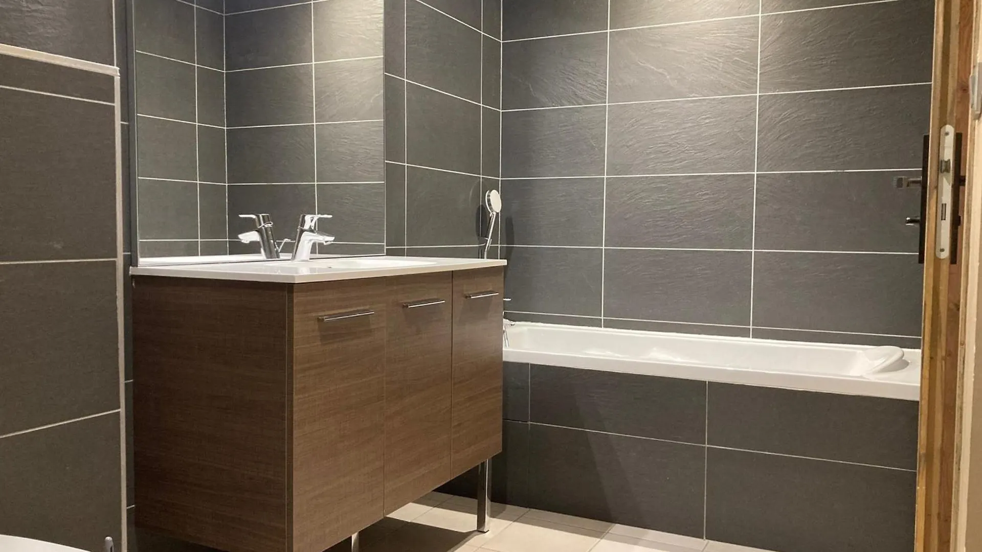 Apartment Grand Appart Lumineux 7 Pieces, 250M Pistes, 10 Pers, Animaux Admis - Fr-1-811-13 Les Deux Alpes